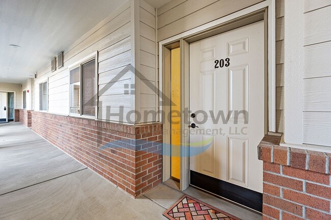Building Photo - 355 W Waterside Dr