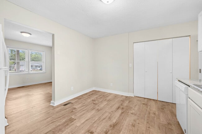 Building Photo - Lakeshore Harbour Townhomes