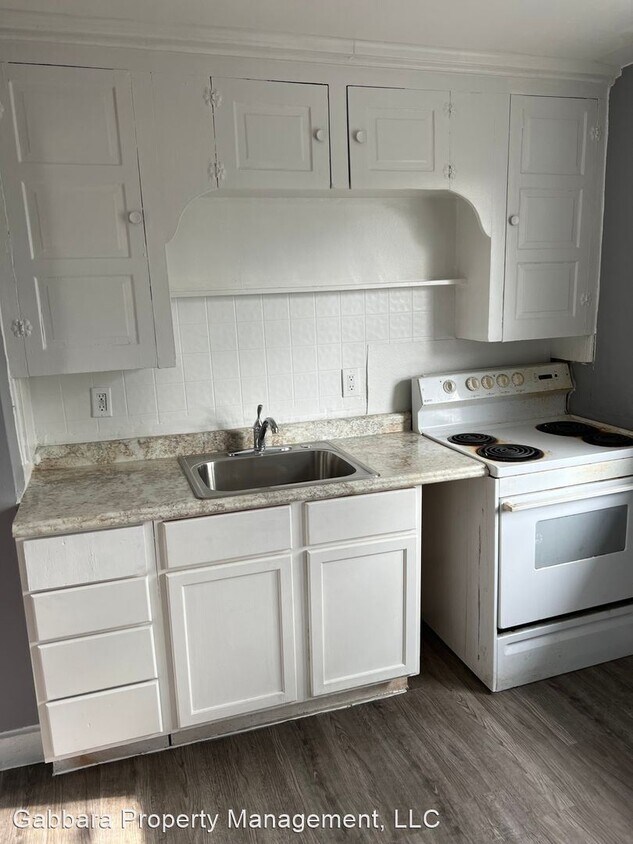 2 br, 1 bath House 8066 Packard (Upper U... House Rental in Warren