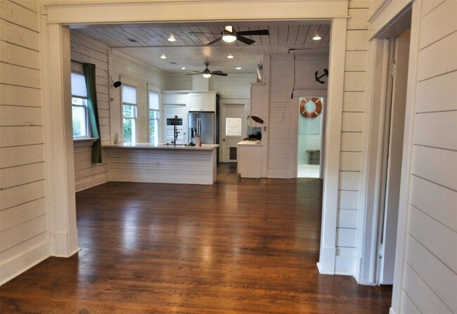 Building Photo - 3606 Avenue O 1/2