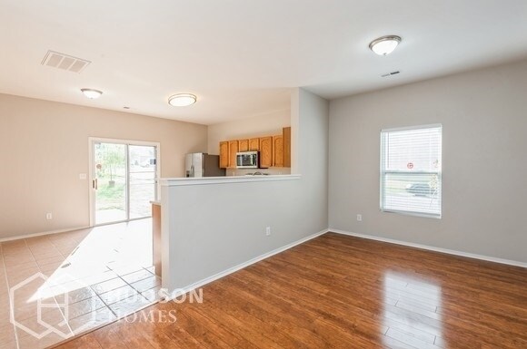 Foto del edificio - NOW AVAILABLE! - 8404 Ainsworth St, Charlo...