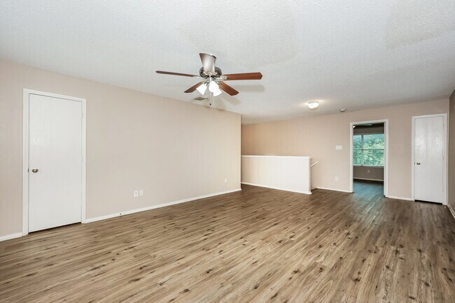 Foto del edificio - 317 Blairwood Dr