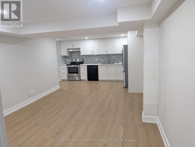 Building Photo - 9 Cowles Ct