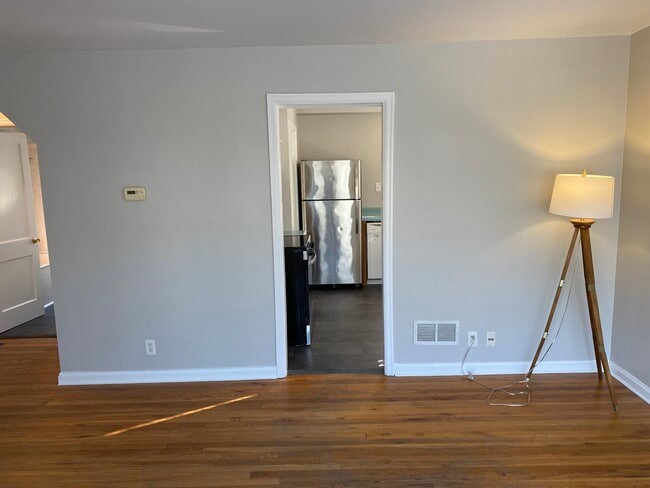 Building Photo - 5626 Leumas Rd