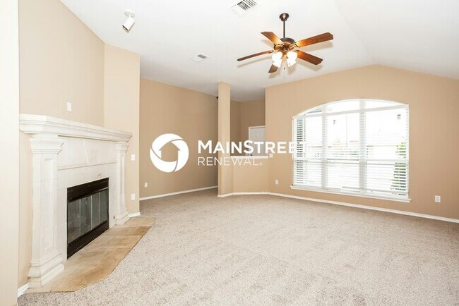 Foto del edificio - 4 Bedroom Pet-Friendly Home in Norman, OK with Main Street Renewal