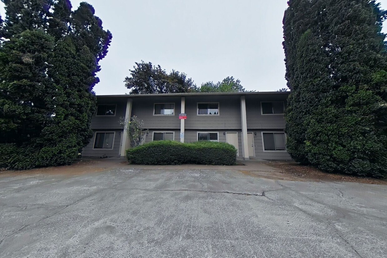 Foto principal - 2 Bedroom 4-Plex ~ South Corvallis ~ Small...