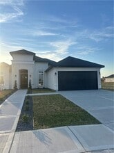 Building Photo - 2 N 48th Ln
