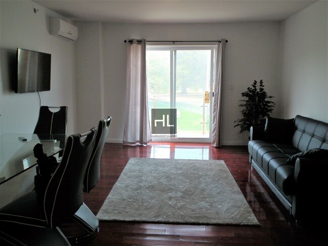 Foto del edificio - 3364 Guider Ave