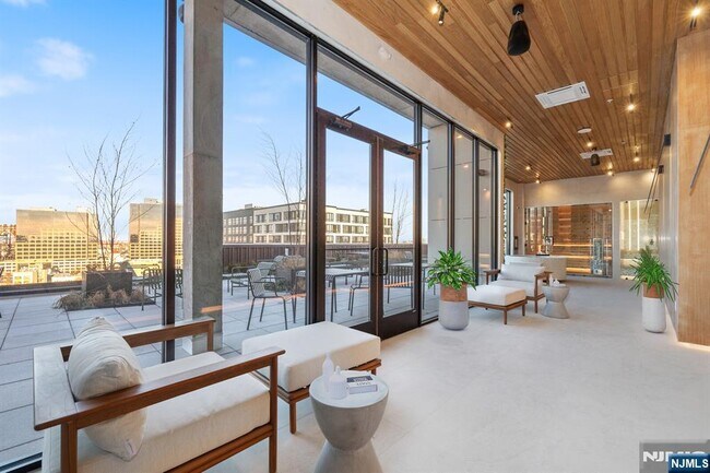 Foto del edificio - 65 McWhorter St