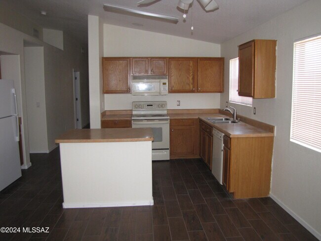 Building Photo - 9492 E Bench Mark Loop