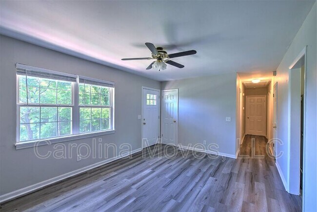 Building Photo - 520 Churchill Cir