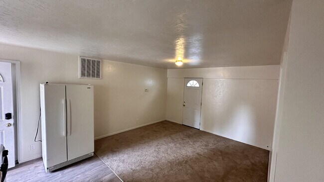 Foto del edificio - Cozy 1-Bedroom + Garage Retreat, Perfect f...