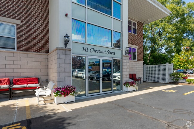 Entrada del edificio - Chestnut Hollow Apartments