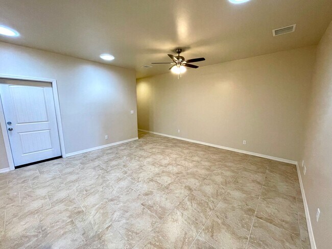 Building Photo - Newly Constructed 2 Bedroom Home!