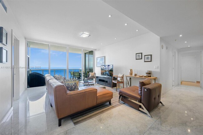 Foto del edificio - 18201 Collins Ave