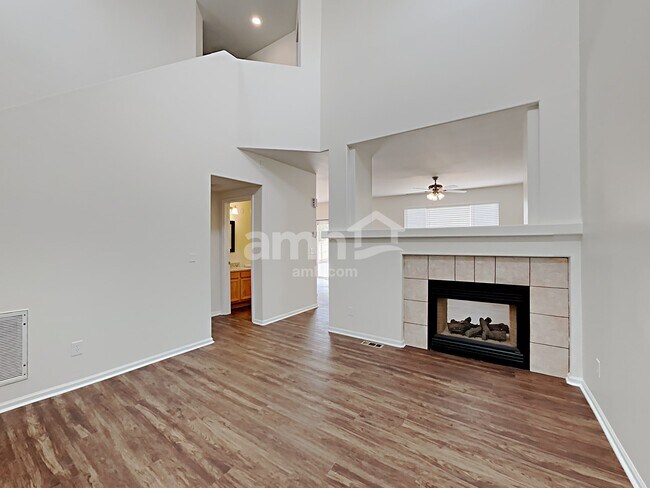 Foto del edificio - 4056 Pioneer Creek Drive