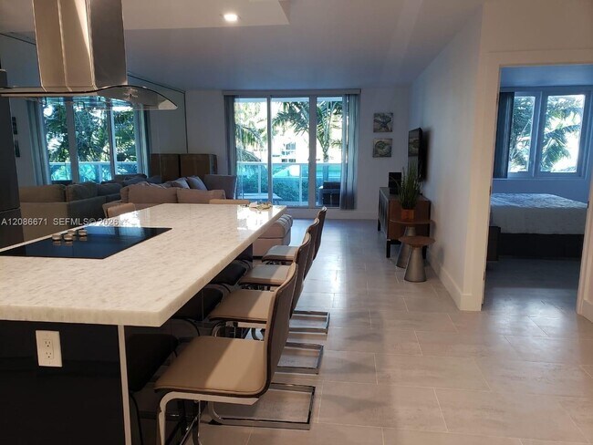 Building Photo - 2301 Collins Ave