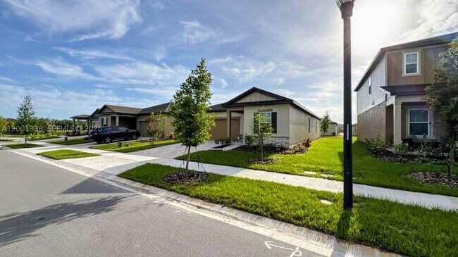 Foto del edificio - 2449 Grey Hawk Dr