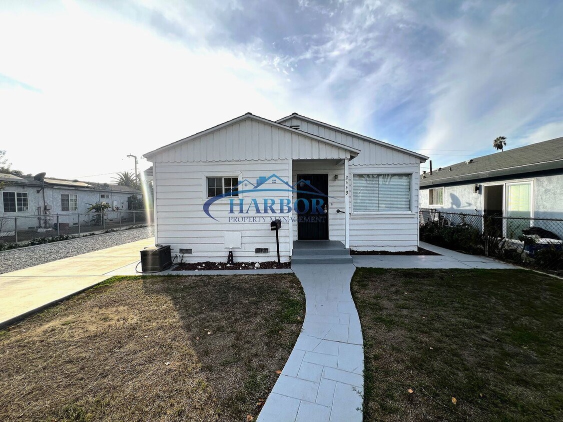 Foto principal - 2449 Seabright Ave