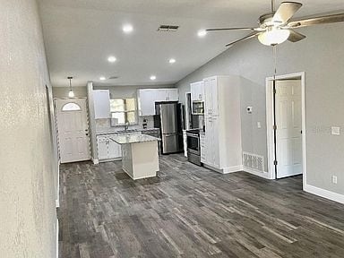 Kitchen - 2806 Linden Tree St