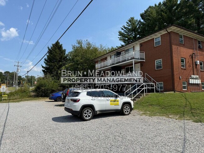 Foto del edificio - 1436 McArthur Rd