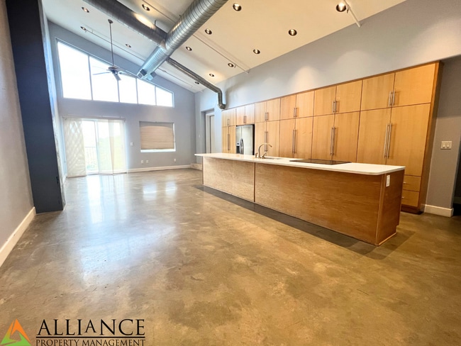 Foto del edificio - Maintenance Free Living ~ Close to KSU & Aggieville ~ Pet Friendly