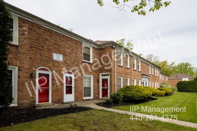 Building Photo - 11 Trenton Square