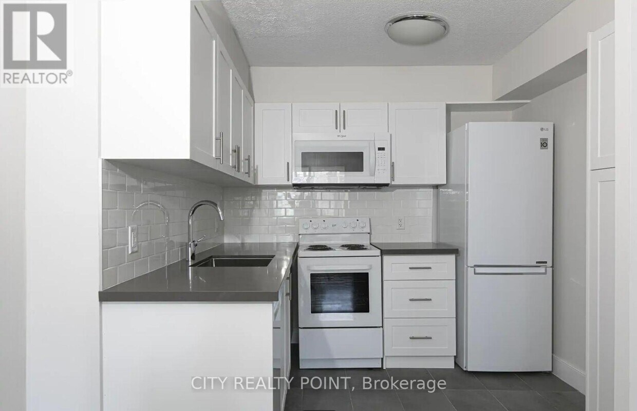 Photo principale - 33-1533 Isabella St