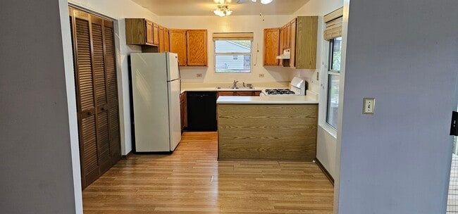 Foto del edificio - 301 Village Creek Dr