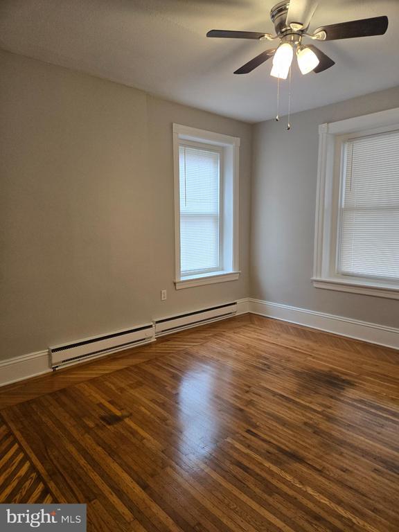 Foto del edificio - 102 W Broad St