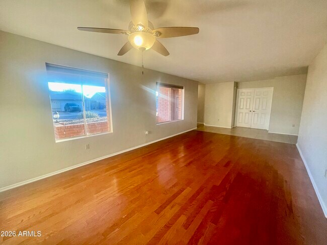 Foto del edificio - 508 E Angela Dr