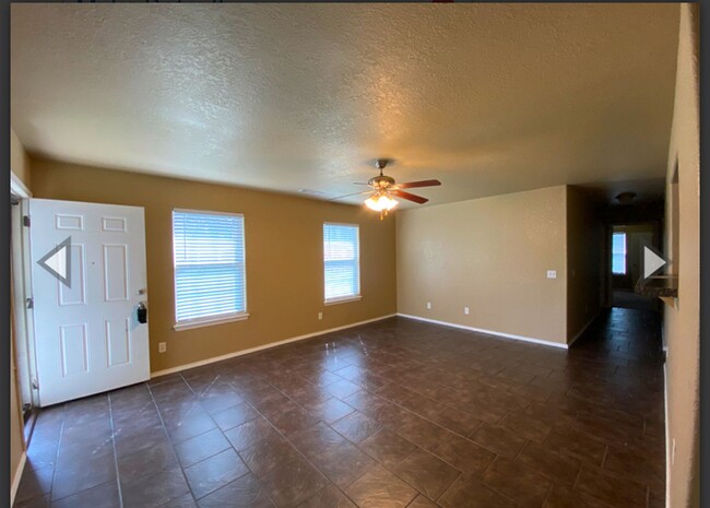 Foto del edificio - TWO BEDROOM DUPLEX IN THE HEART OF ELKINS ...