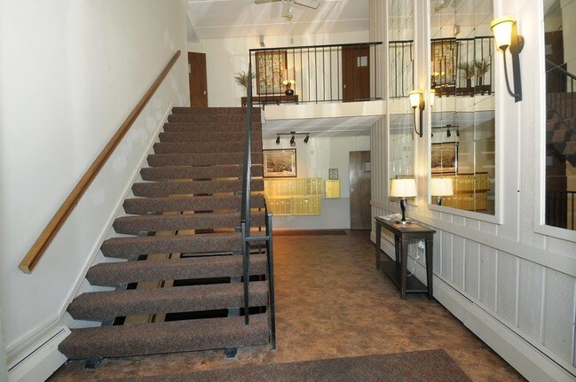Foto del edificio - 7106 Fortune Dr