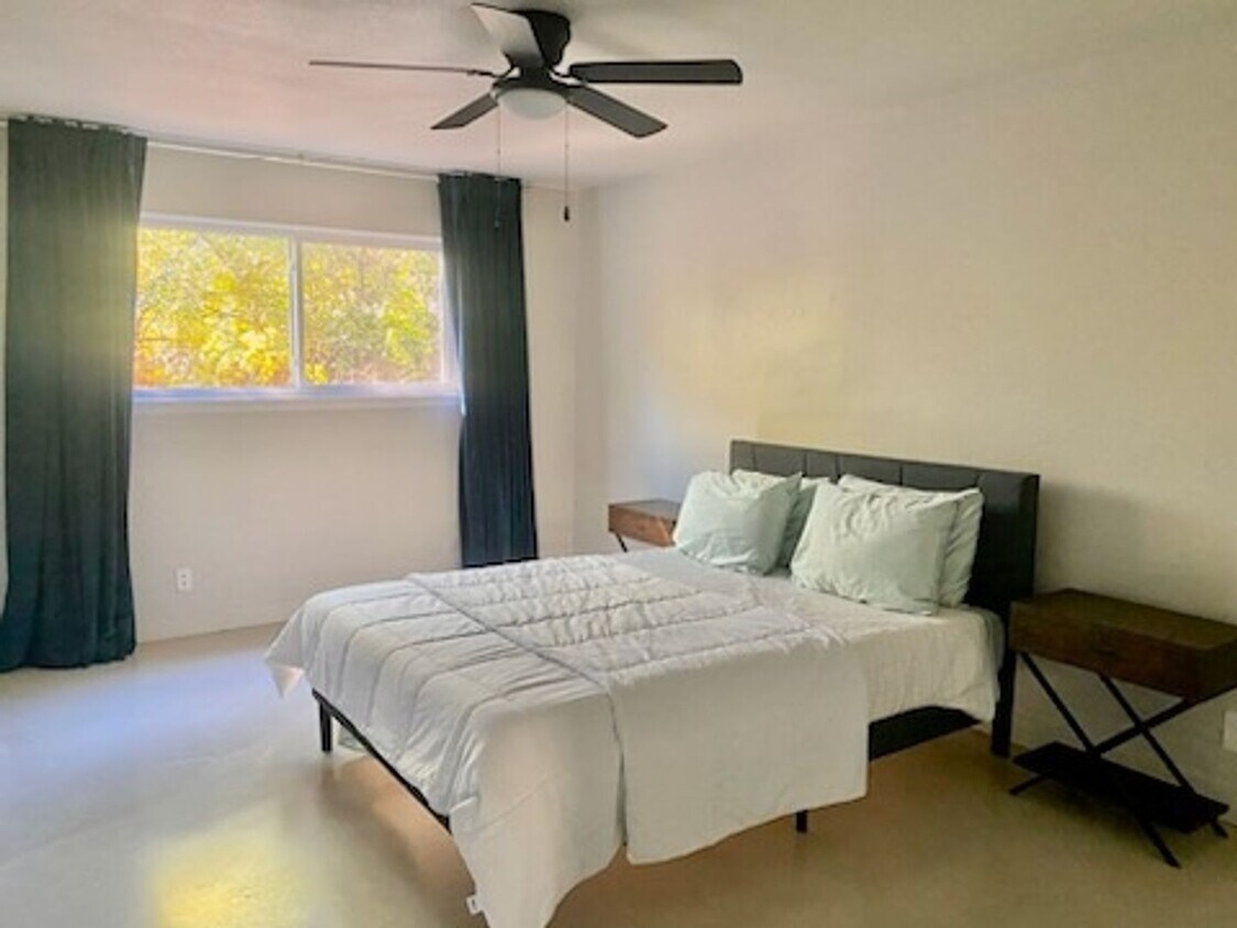 Foto del edificio - 2113 Courtney St