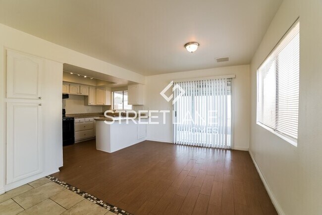 Building Photo - NOW OFFERING FIRST FULL MONTH FREE!!