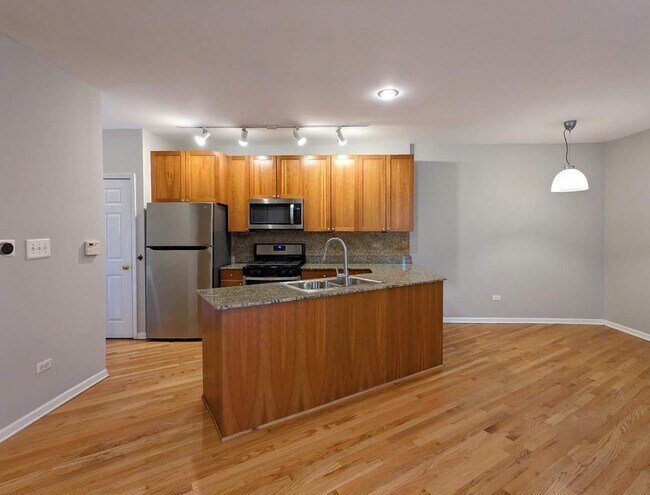 Building Photo - 750 N Willard Ct