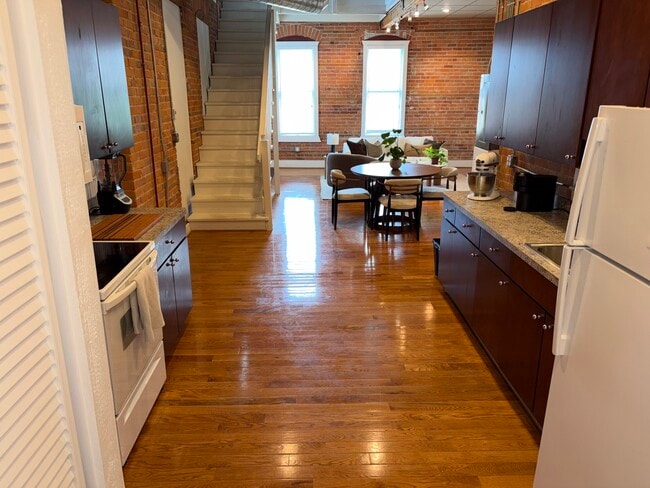 Kitchen / Entry - Guoin Street Lofts