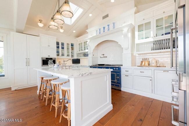 Building Photo - 33410 CA-1