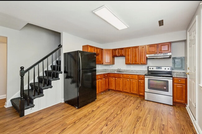 Building Photo - 3 Bedroom OPPORTUNITY AREA