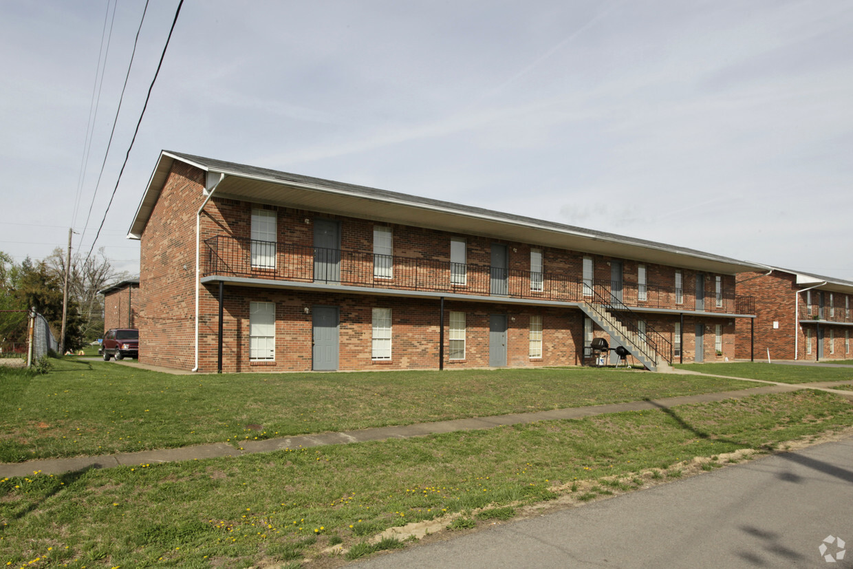 Building Photo - Foxwood Apartments