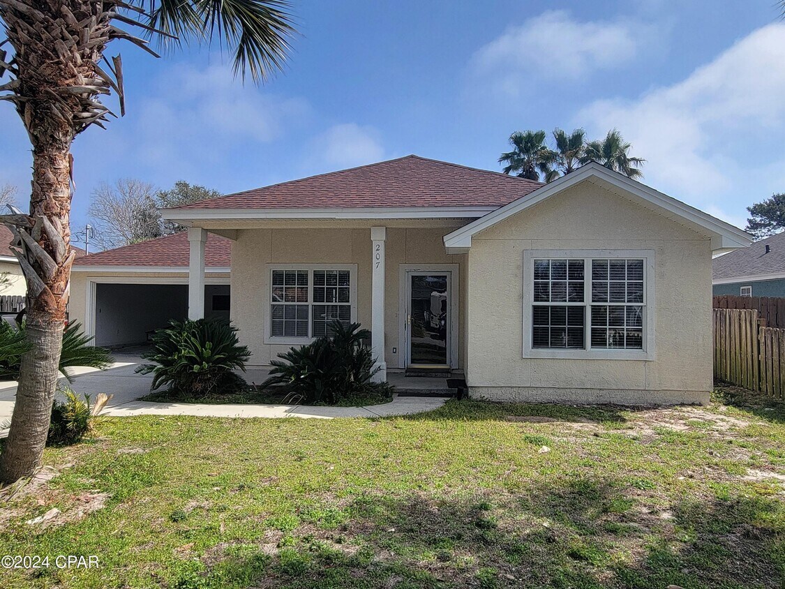 Primary Photo - 207 Azalea St