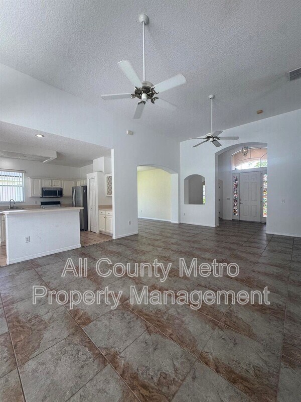 Foto del edificio - 1748 Golfview Dr
