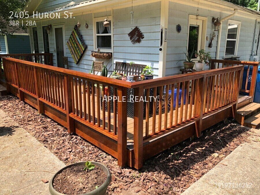 Foto principal - 2405 Huron St