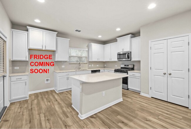 Foto del edificio - Beautiful 4bd/3.5ba Home! Upstairs Bonus Room & Faces Greenbelt in South Austin!
