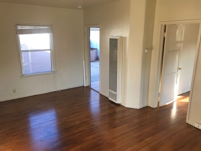 Foto del edificio - 2107 W Carson St
