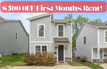 Building Photo - 2821 Shamrock Dr