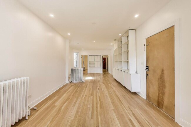 Foto del edificio - 2312 N Kedvale Ave