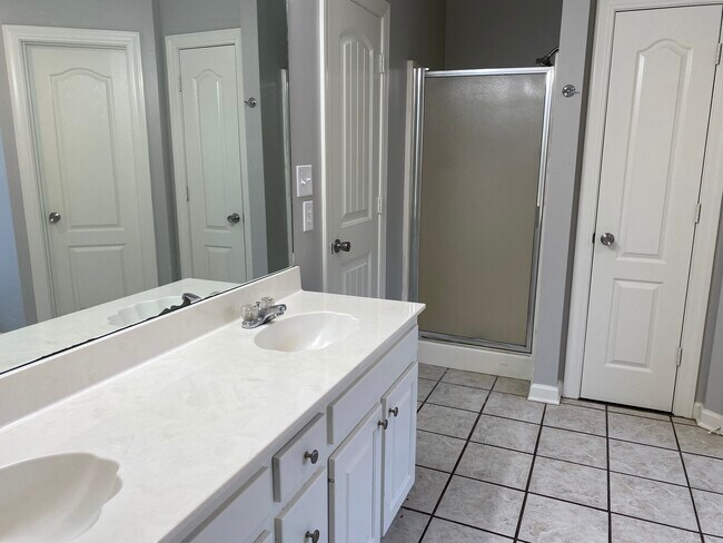 Building Photo - 277 Foxworth Dr