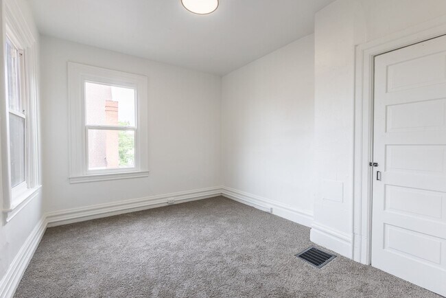 Building Photo - 70 Millbridge St