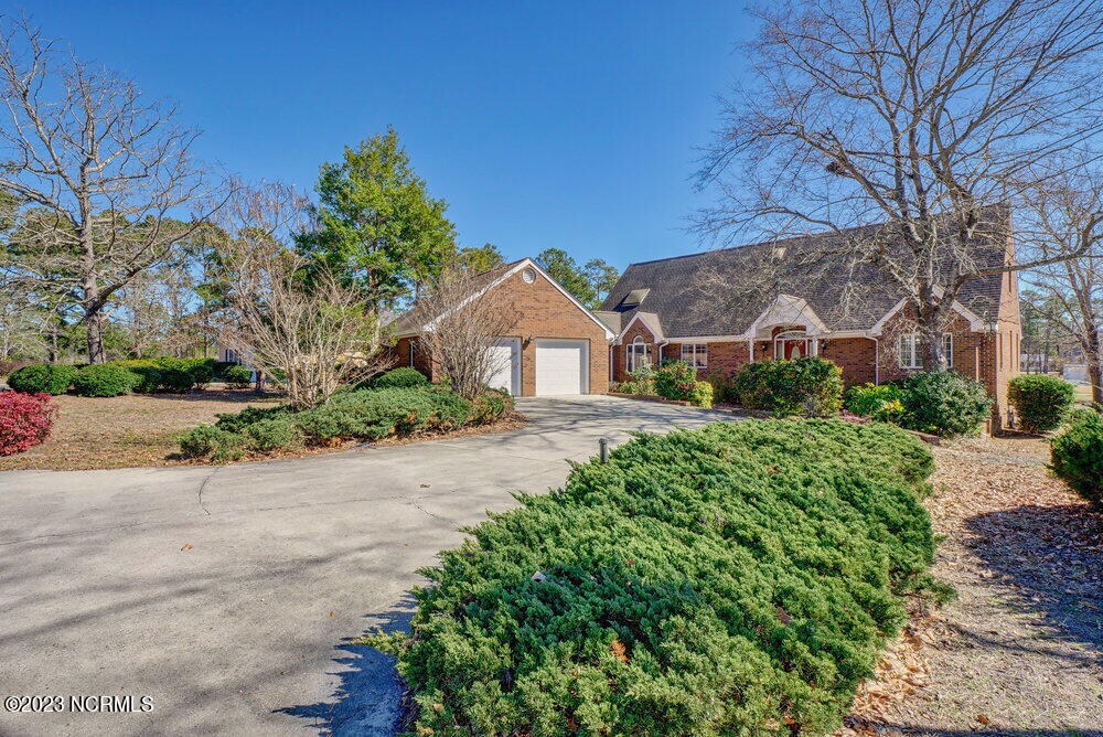 Primary Photo - 124 Golf Terrace Dr